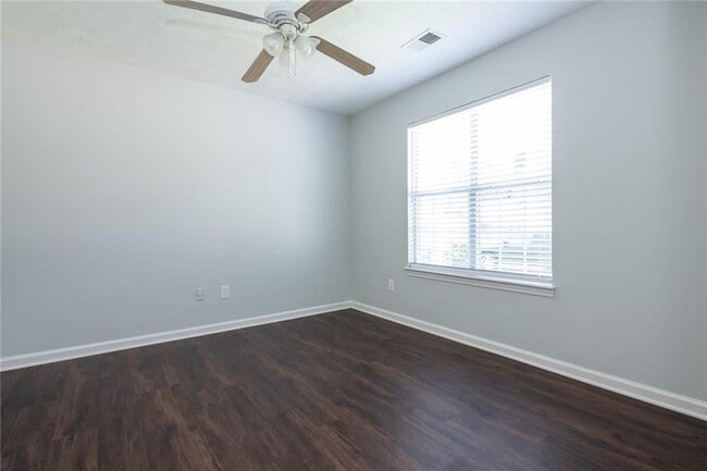 Building Photo - 3690 Manor Ct SW