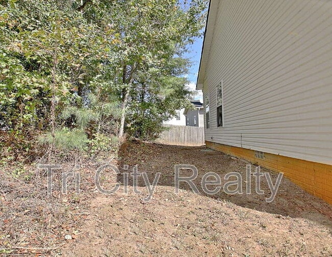 Building Photo - 109 St Albans Way