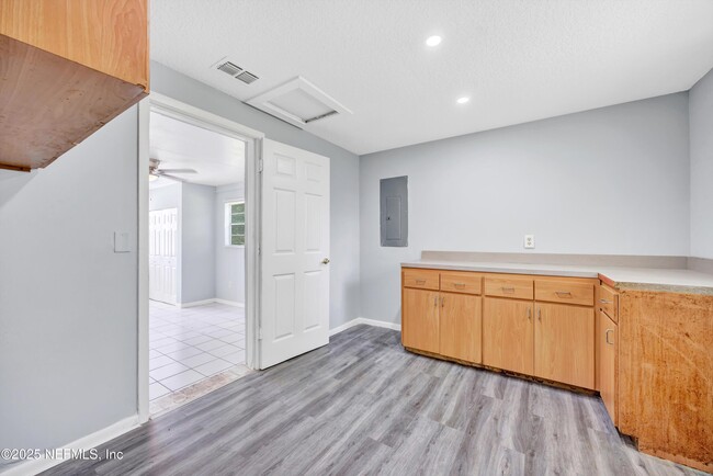 Building Photo - 4043 Marland St