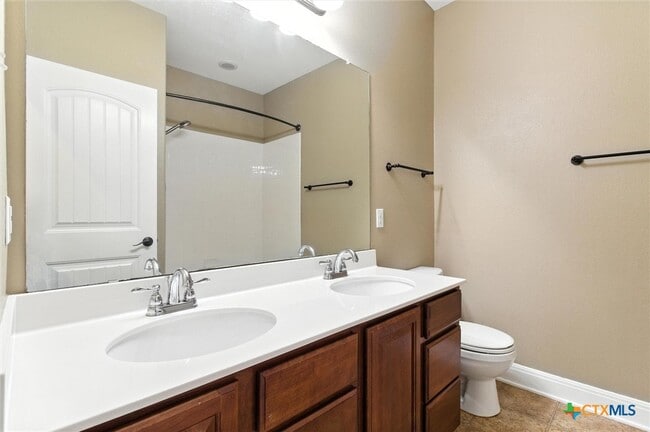 Building Photo - 319 Hunters Hill Dr