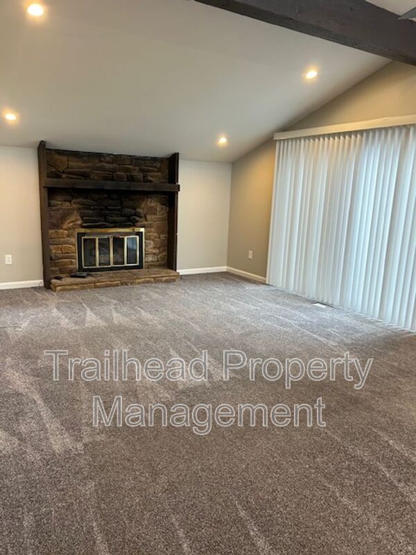 Building Photo - 1035 NW 70th Ct