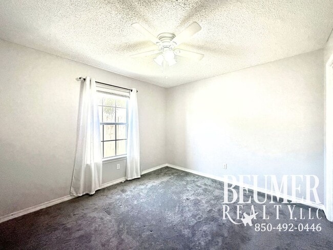 Building Photo - Solar Panel 3bd/2bath Home located Northeast Pensacola