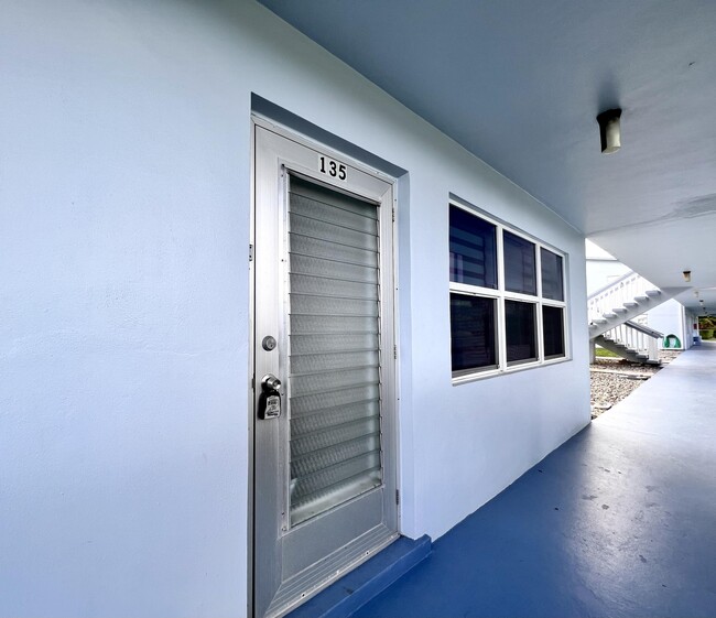 Building Photo - 135 Canterbury F