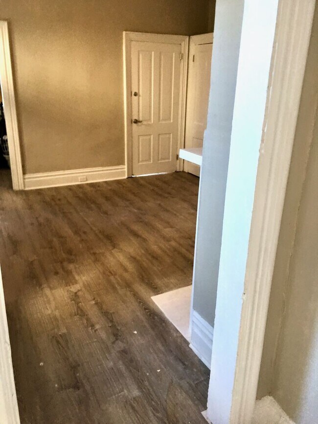 Building Photo - *** Amazing Apartment in Mt. Washington * ...