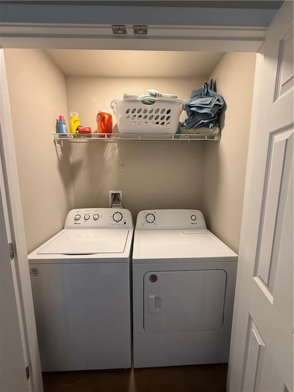 Building Photo - 5956 Moon Dr