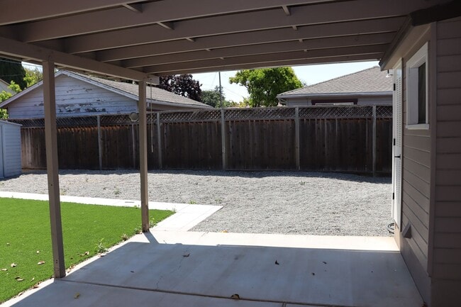 Building Photo - Single Family Close to Downtown Sunnyvale