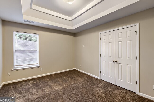 Building Photo - 7157 Laurel Creek Dr