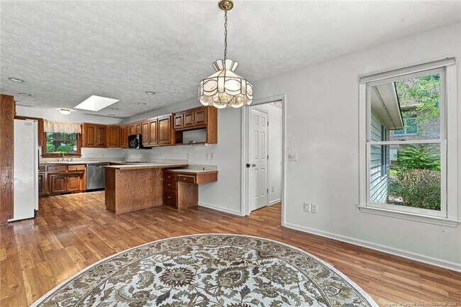 Building Photo - 709 Essex Ct