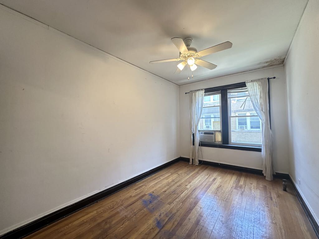 Building Photo - 4830 W Addison St