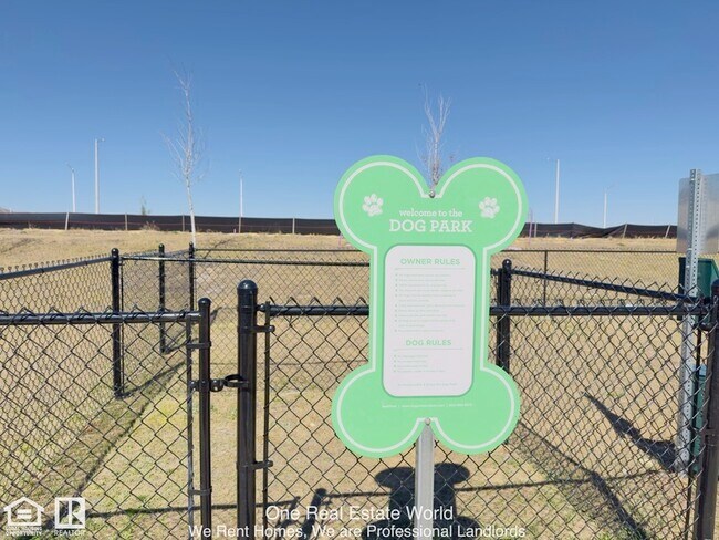 Building Photo - 2971 Maloof Dr