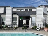 Building Photo - 1608 Hood Rd