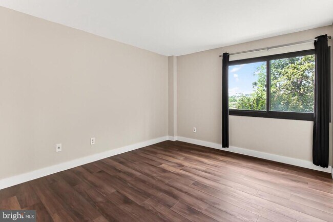 Building Photo - 6101 Edsall Rd