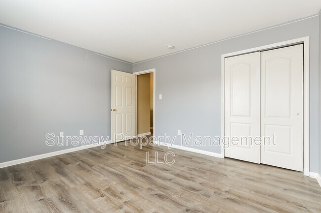 Building Photo - 317 Upas Ave