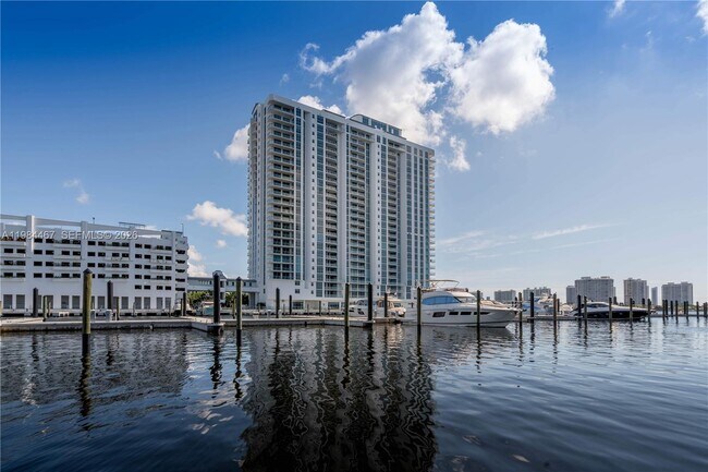 Building Photo - 17301 Biscayne Blvd