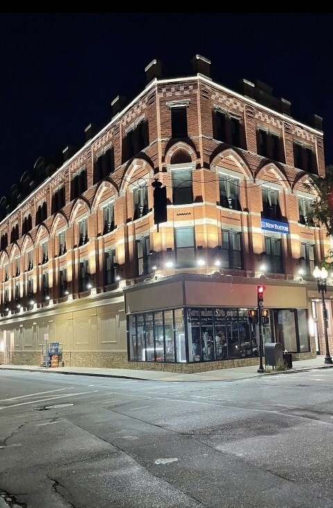 Building Photo - 64 Market St