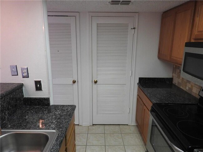 Building Photo - 248 Jefferson Pkwy
