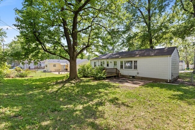 Building Photo - 1115 Bliss Dr