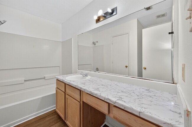 Building Photo - 16318 N Glade Dr