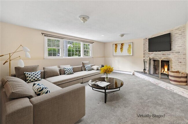 Building Photo - 4 Cranbury Woods Rd