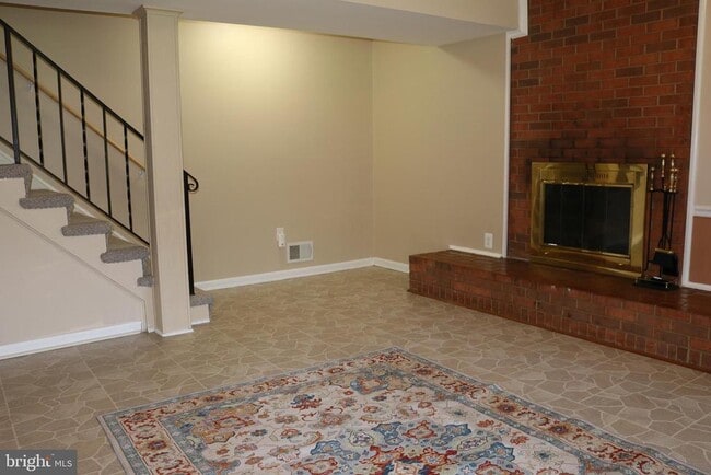 Building Photo - 8634 Aberdeen Ct