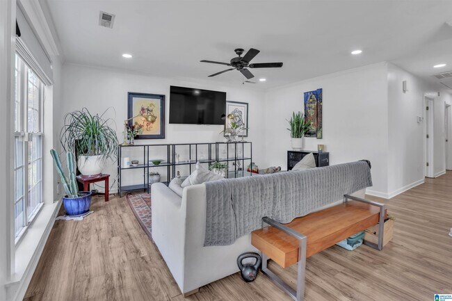 Building Photo - 741 47th Pl S