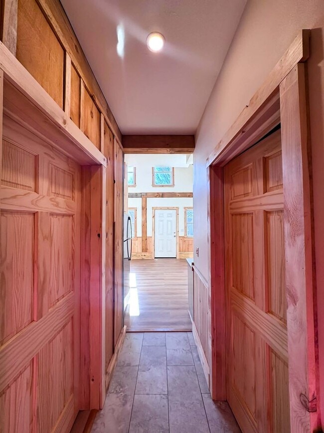 Building Photo - Meadow Woods