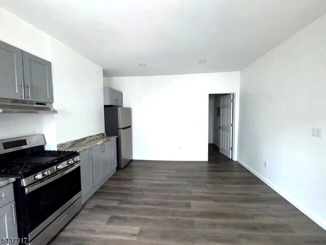 Building Photo - 76-78 Market Street Unit 2