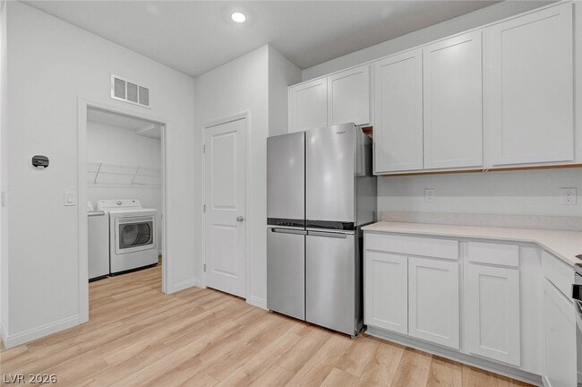 Building Photo - 3548 Dimora St