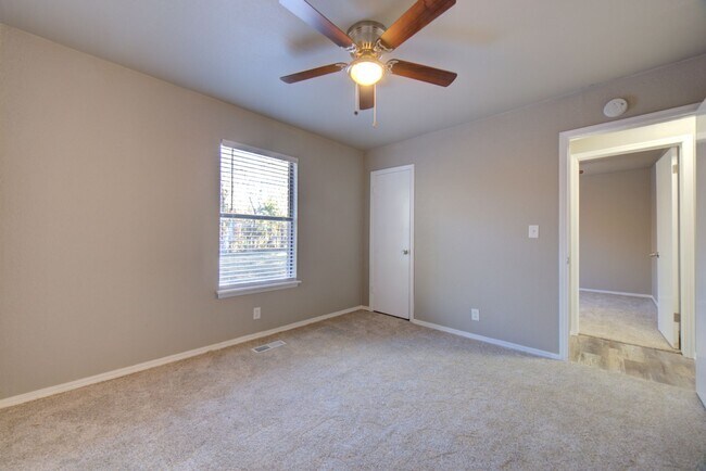 Building Photo - Available Mid January 3 Bedroom East Tulsa...