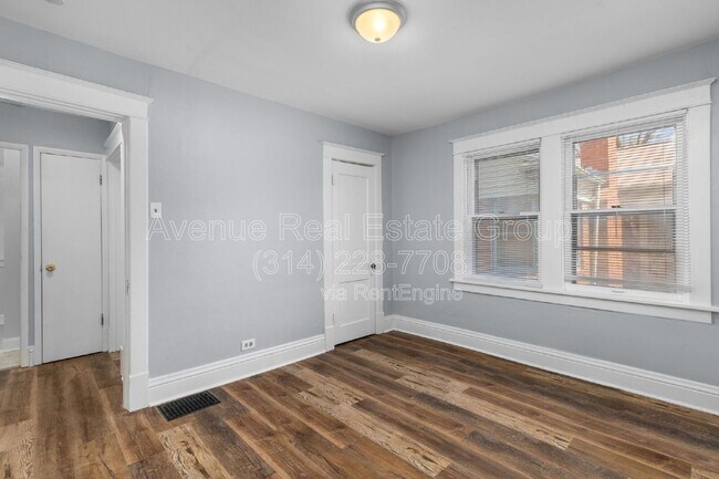 Building Photo - 8009 Monroe Ave