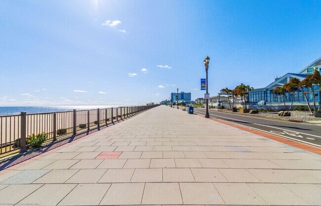 Building Photo - 22 Cooper Ave