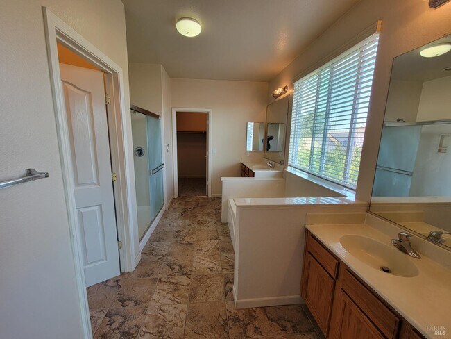 Building Photo - 1609 Vandenberg Cir