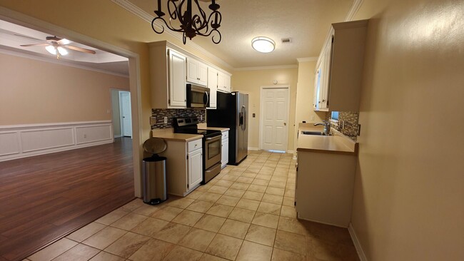 Building Photo - 5150 Saddle Cir