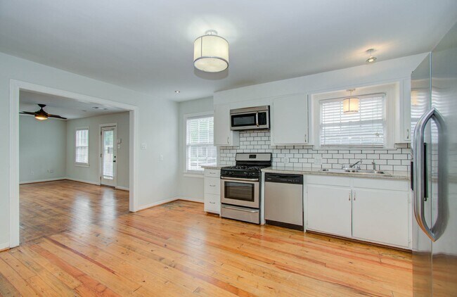Building Photo - 4706 Fisk St