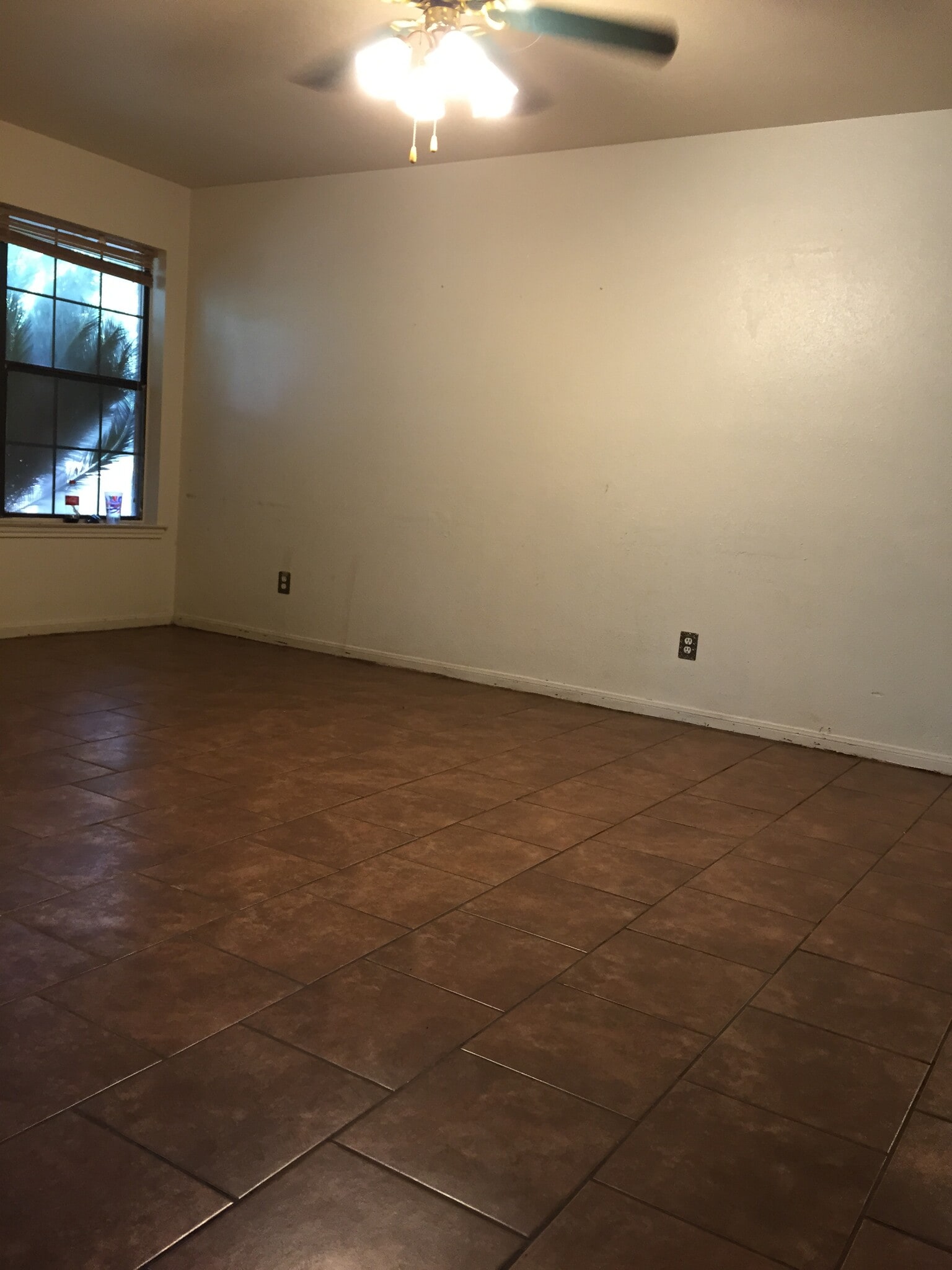 Building Photo - 489 Northwood Cir