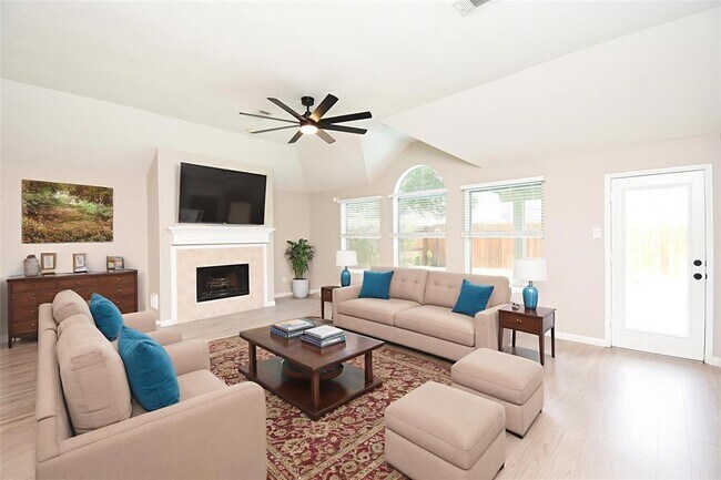 Building Photo - 23122 Beech Canyon Dr