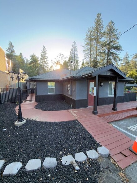 Building Photo - 620 Forest Shade Rd
