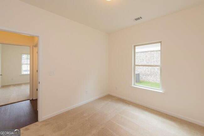 Building Photo - 10 Bayberry Cir