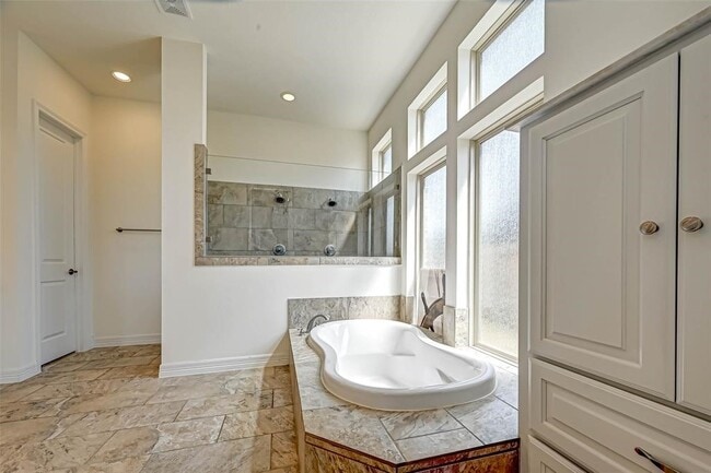 Building Photo - 28214 Evergreen Cove Ln