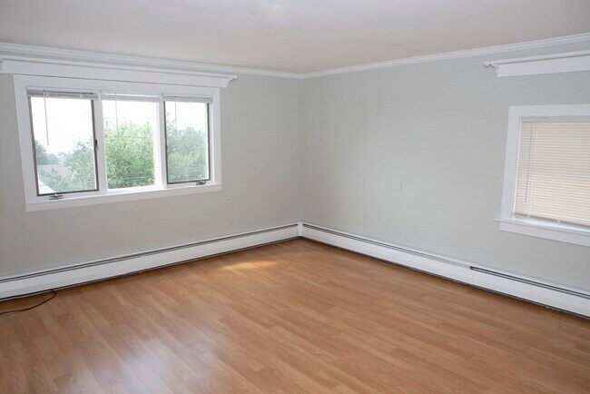 Building Photo - 43 Beacon St