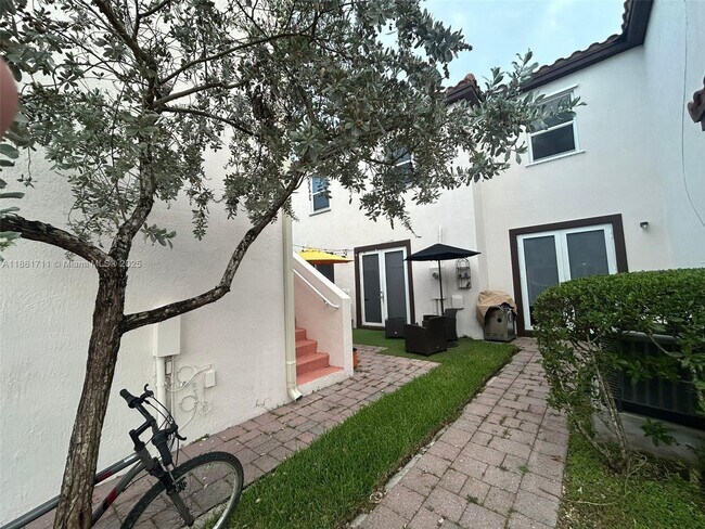 Building Photo - 9491 SW 171st Pl