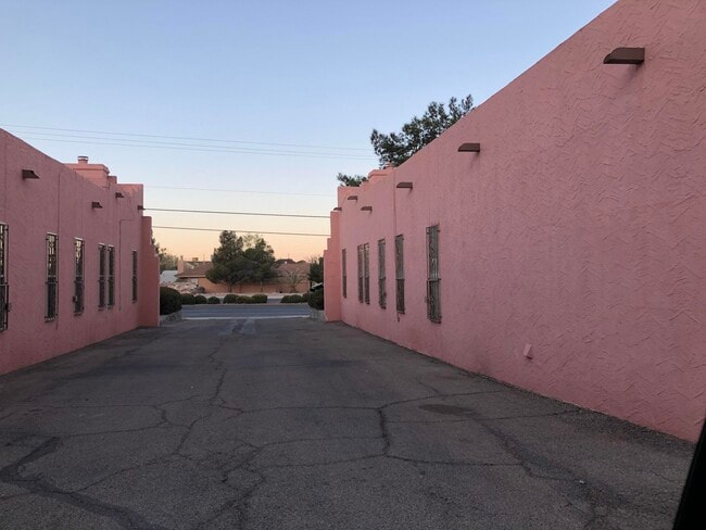 Building Photo - 730 Resler Dr