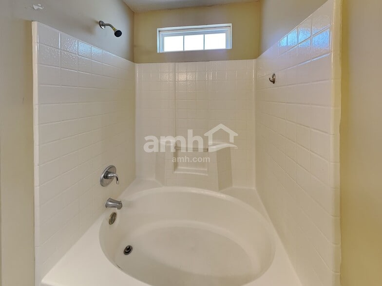 Building Photo - 7410 Henderson Park Rd