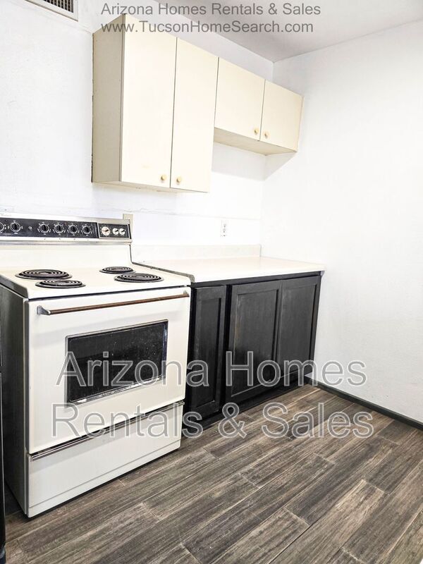 Building Photo - 2425 S Rose Peak