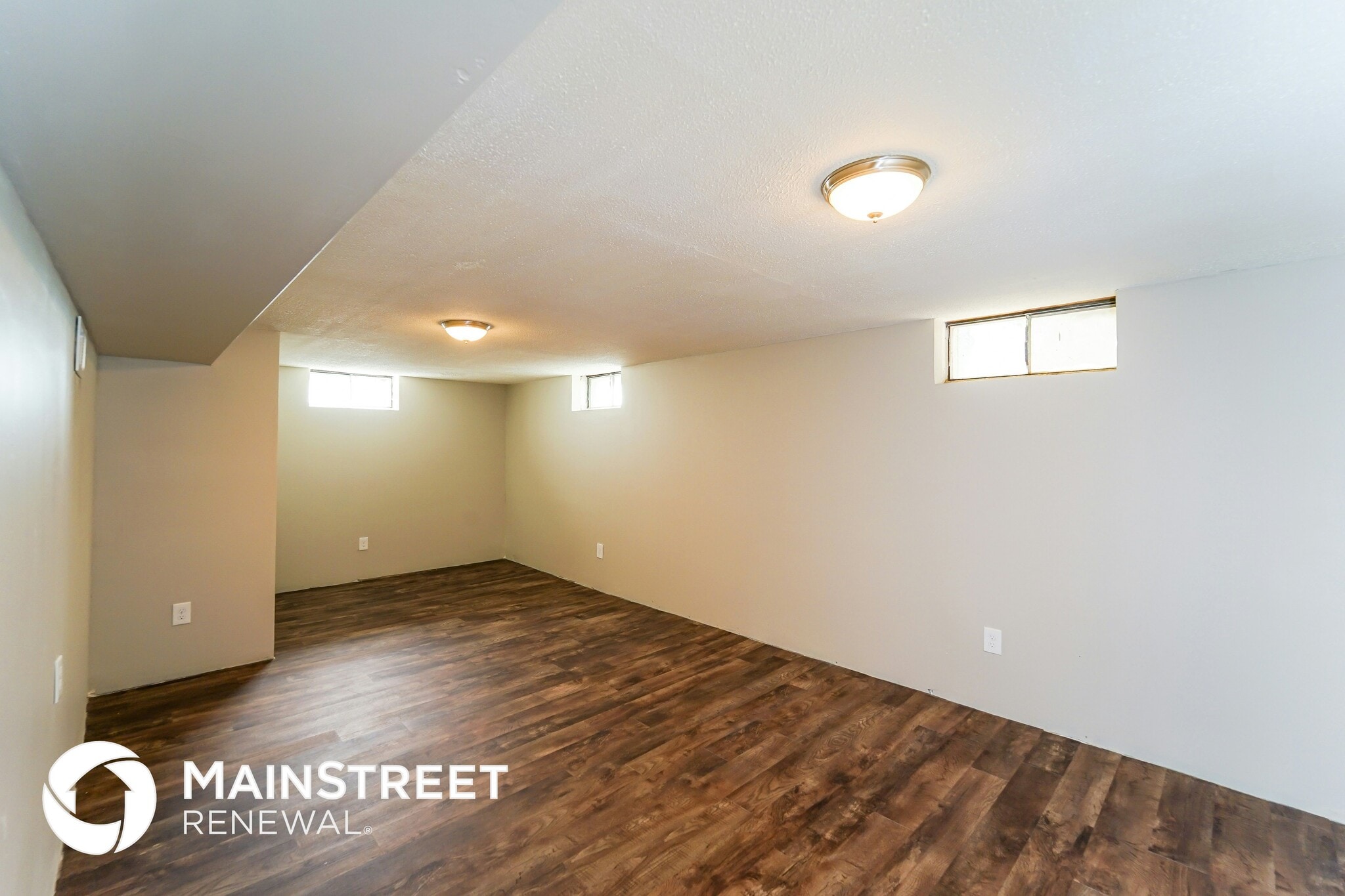 Building Photo - 9400 Aristides Dr