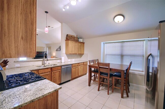 Building Photo - 1519 Hawk Dr