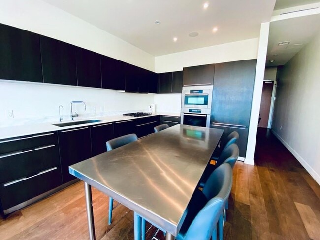 Building Photo - 210 Lavaca St