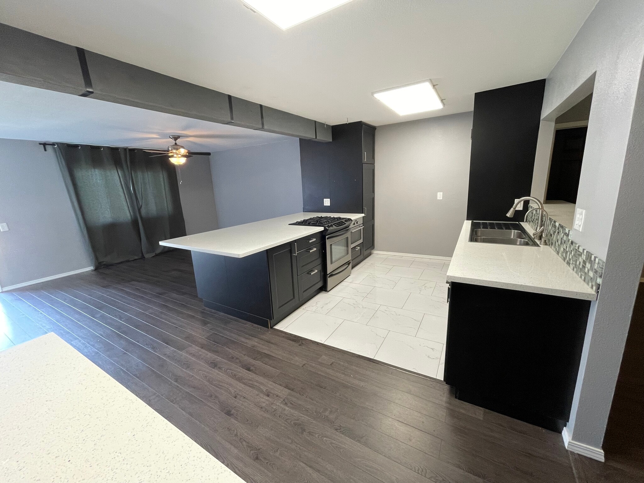 Building Photo - 1686 Brentwood Dr