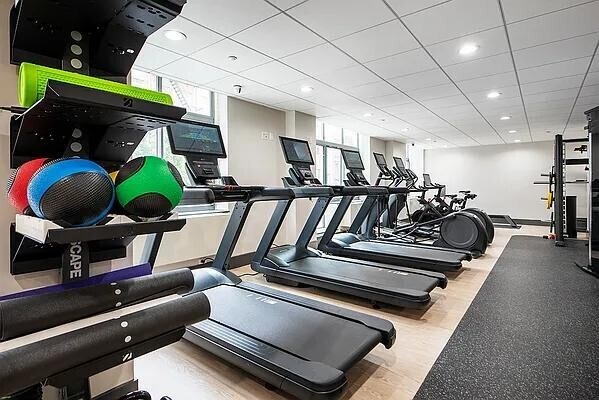 Building Photo - 260 W 26th St