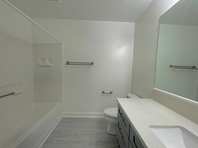 Building Photo - 95-1025 Kaapeha St #208